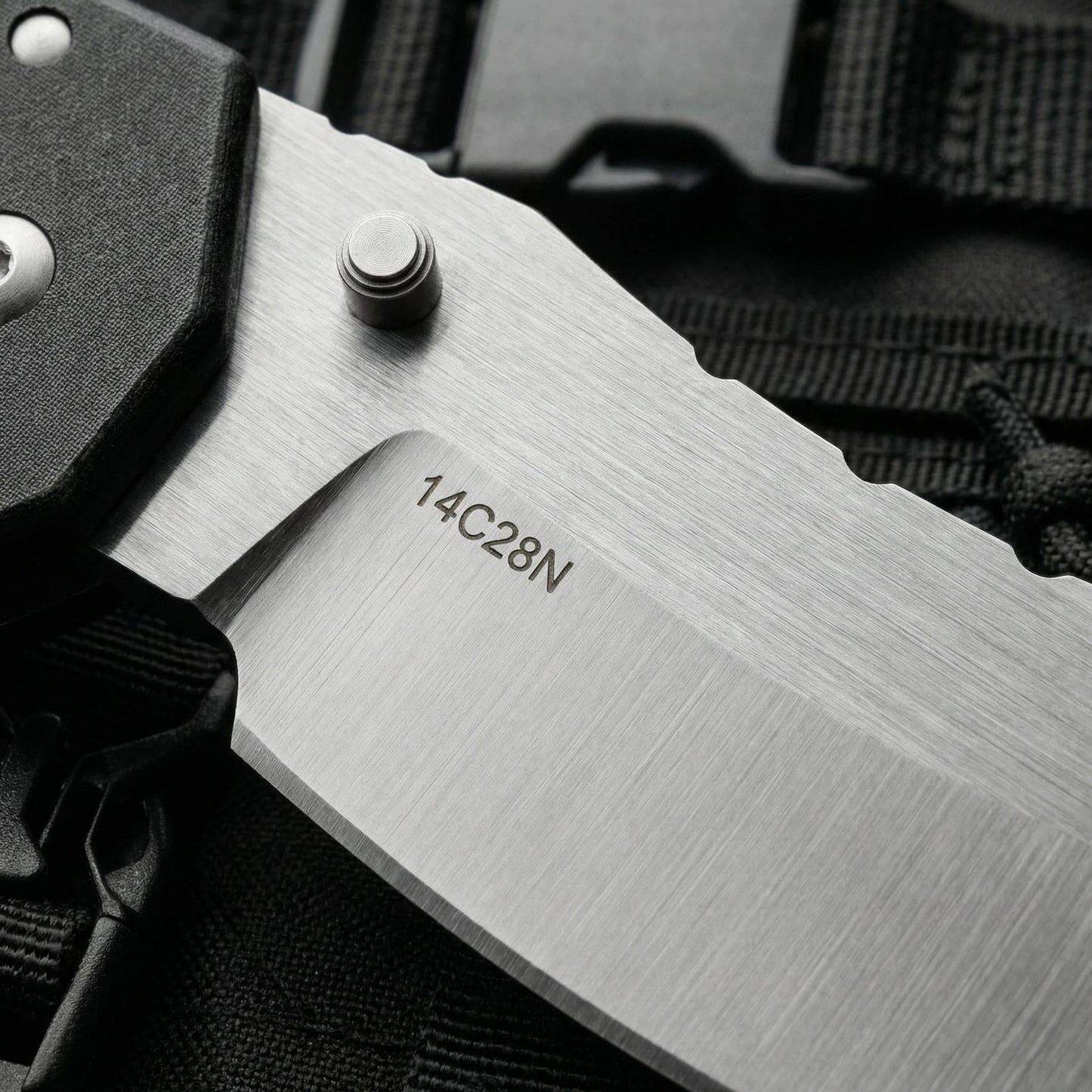 High quality steel blade folding knife, outdoor knife, hiking and camping emergency portable knife, gift for men
